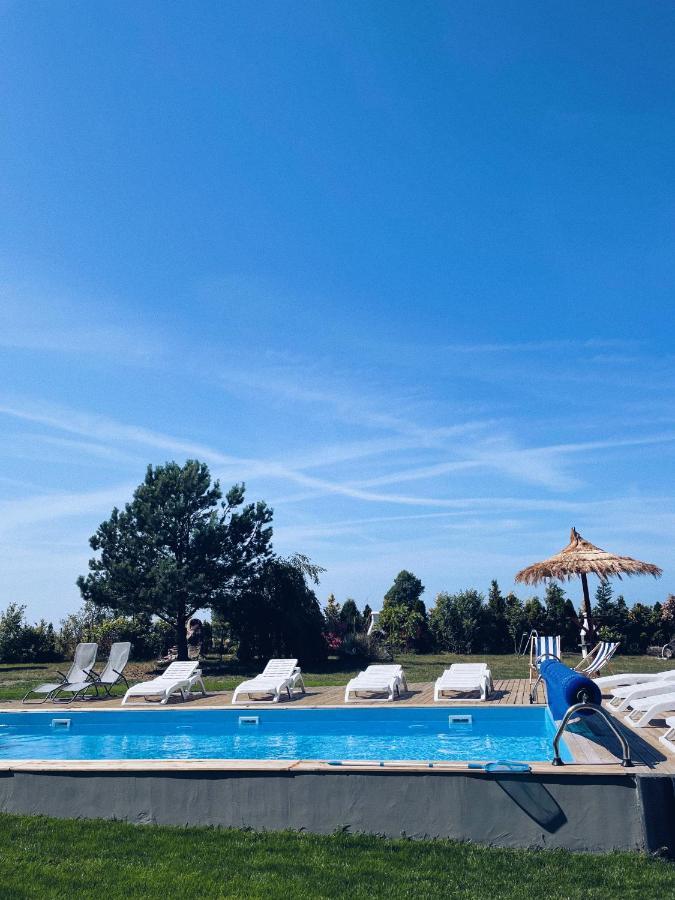 Ostrovia - Pokoje Nad Morzem オストロボ エクステリア 写真